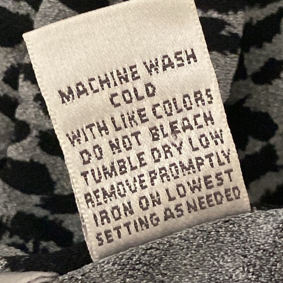 Chico's Black and White Animal Print Wrap Sundress V-Neck Long Sleeve size 1 M - Picture 6 of 8